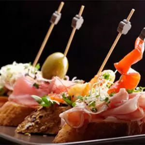 Französische Canapés-Platte (25 Stück)