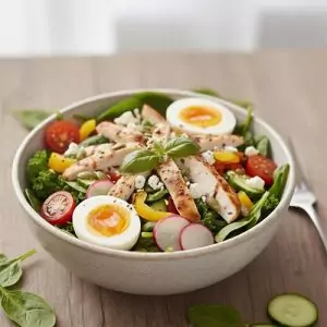 Gemischter Salat mit Hähnchen